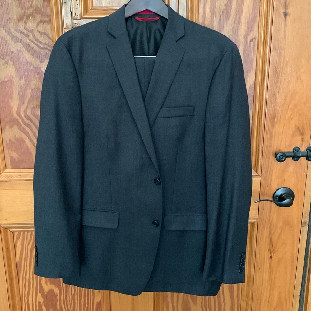 Mens Alfani Grey wool suit size 42R